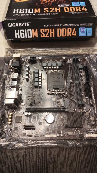 Gigabyte H610M S2H DDR4 Placa Base