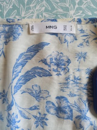 Vestido estampado floral azul y blanco