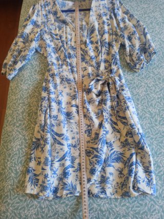 Vestido estampado floral azul y blanco
