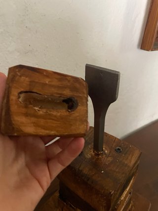Astillador de leña artesanal