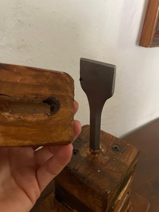 Astillador de leña artesanal