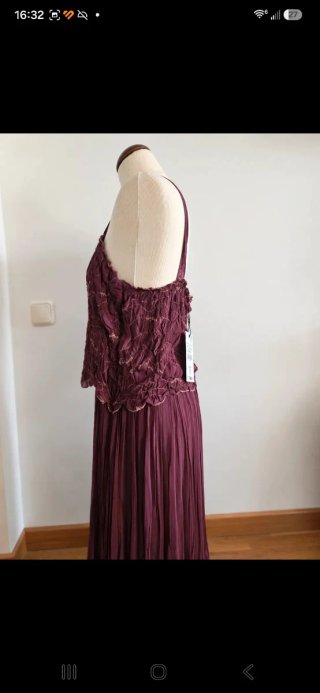 Vestido Zara burdeos Bordado