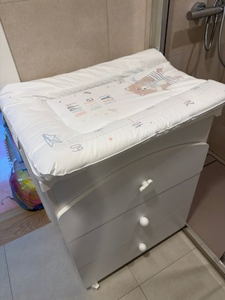 Mueble cambiador con bañera y cajones