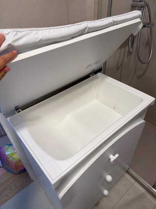 Mueble cambiador con bañera y cajones