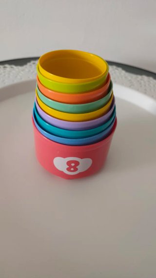 Set 2 giochini per bambini piccoli.