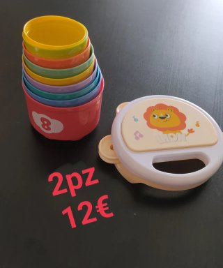 Set 2 giochini per bambini piccoli.