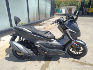 Honda Forza 350 Maxi Scooter Negra/Gris