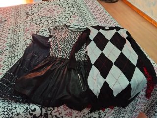 4 vestidos talla m y 2 monos talla m