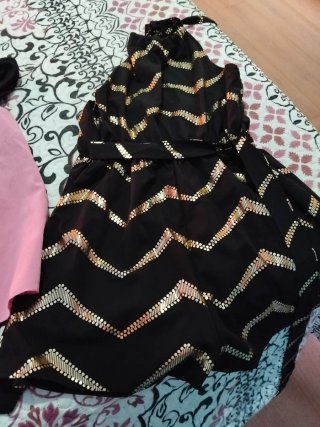 4 vestidos talla m y 2 monos talla m
