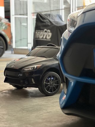 Coche eléctrico infantil Ford Focus RS MK3