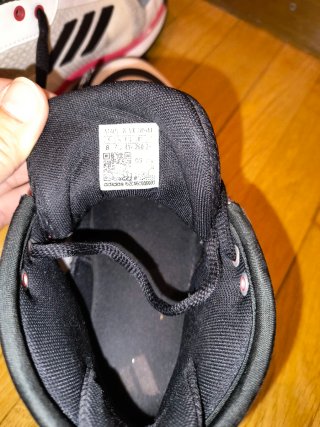 Adidas Scarpe da Ginnastica Taglia 41.5