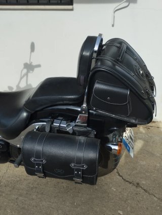 Suzuki Intruder M 800 Negra