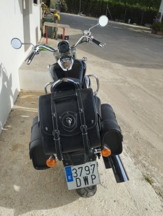 Suzuki Intruder M 800 Negra