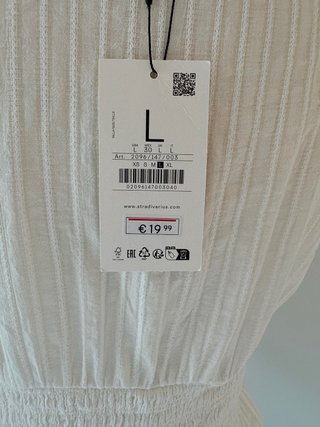 Blusa Stradivarius blanca volantes Talla L