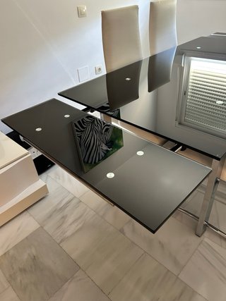 Mesa comedor cristal negro y 4 sillas