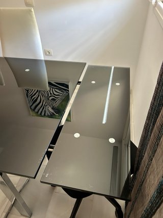 Mesa comedor cristal negro y 4 sillas
