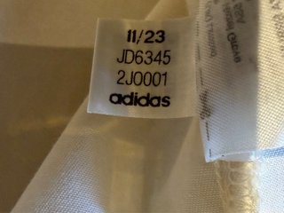 Completo Adidas Originals: Camicia e Shorts