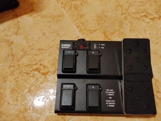 Amplificador Line 6 Spider IV 120W + Pedalera