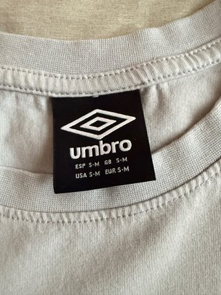 Camiseta Umbro gris