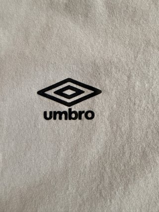 Camiseta Umbro gris