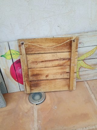 Decoración artesanal tabla madera pintada