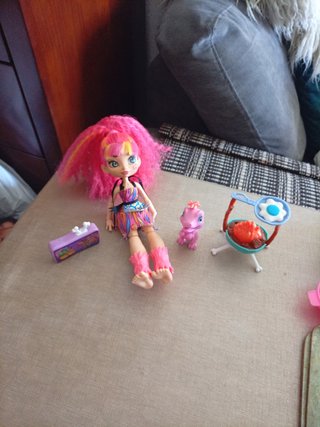Muñeca con accesorios
