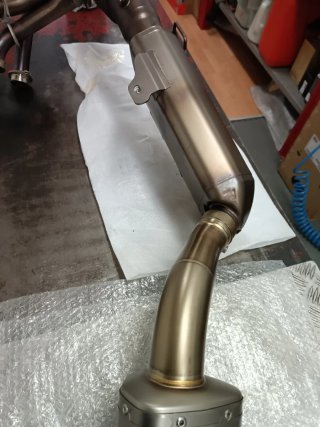 Akrapovic Yamaha MT-09 Escape