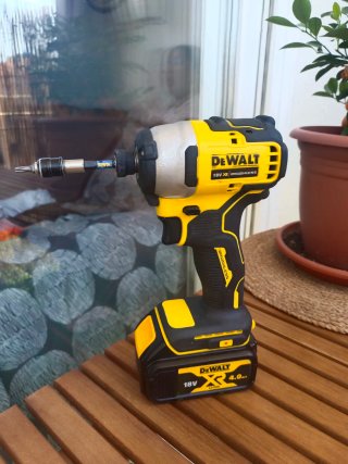 Taladro Dewalt 18V XR Brushless