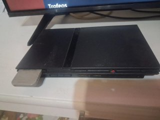 Consola PS2 Slim Negra + Cables + 1 Juego