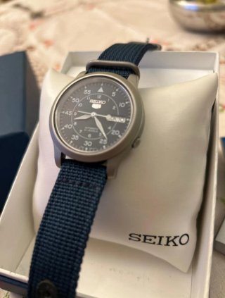 Reloj Seiko 5 Militar Automático Esfera Azul