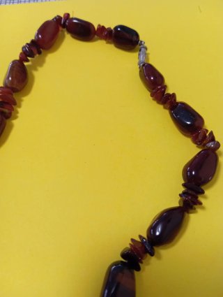 Collar de cuentas de ámbar