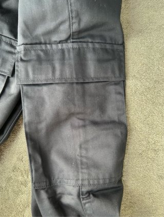 Pantaloni da lavoro blu con riflettenti