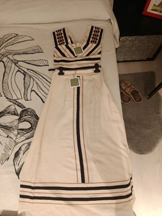 Conjunto falda y top beige y negro