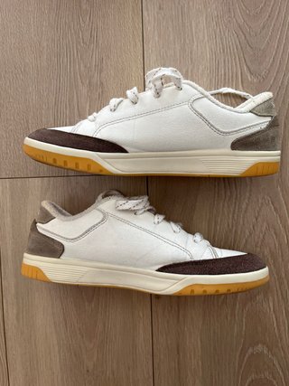 Zapatillas Scalpers Blancas y Marrones