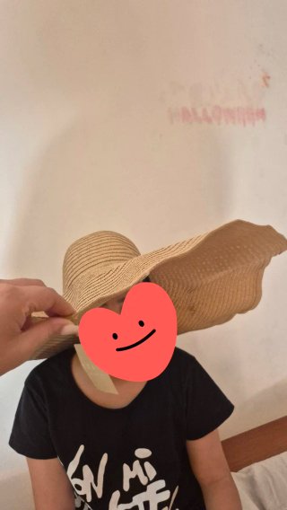 Cappello di paglia beige con tesa larga