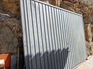 Puerta de garaje metálica