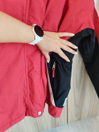 Chaqueta Schöffel roja y blanca