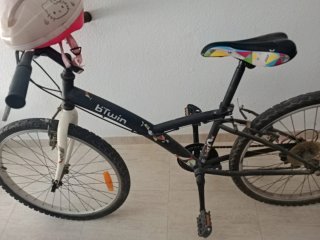 Bicicleta infantil Twin con casco