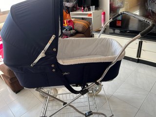 Coche de bebé clásico