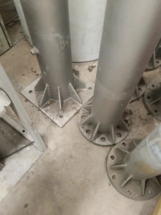 Poste hierro 2m con base, para hacer techados