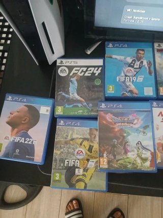 Lote Videojuegos PS4 y PS5: FC 24, FIFA 19, 22, 17