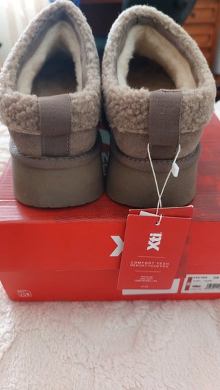 Zuecos XTI borreguito marrones nuevos