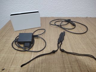 Nintendo Switch OLED, Como Nueva + Regalos :)