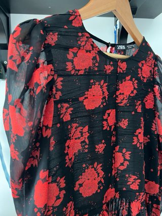 Blusa Zara Estampado Floral Rojo Negro