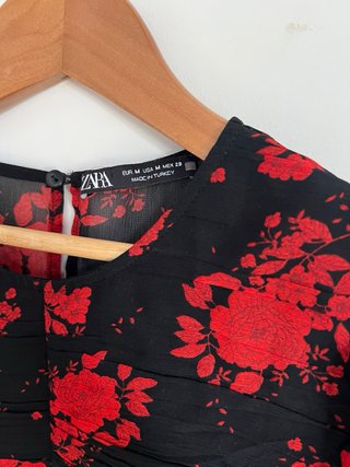 Blusa Zara Estampado Floral Rojo Negro