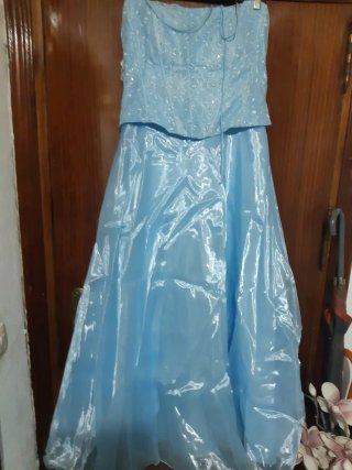 Elegante vestido azul para 15 años o boda