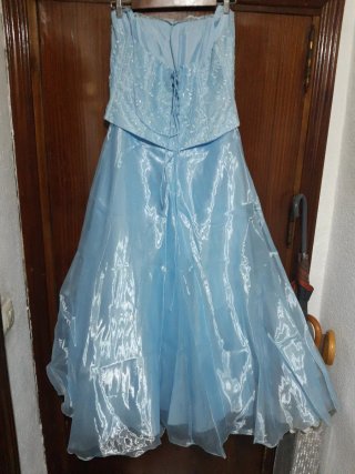 Elegante vestido azul para 15 años o boda