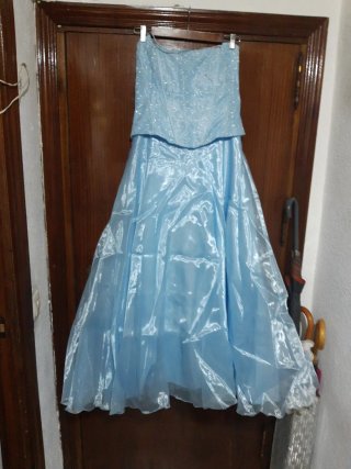 Elegante vestido azul para 15 años o boda