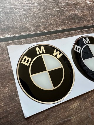 2 EMBLEMAS GEL BMW LOGO NEGRO CARENADO DEPOSITO