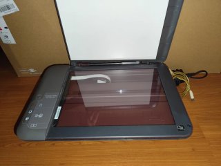 Impresora HP Deskjet 1050A Gris Con cables
